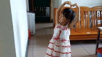 摘果子律动视频,欢乐无限——跟随视频感受果实的诱惑